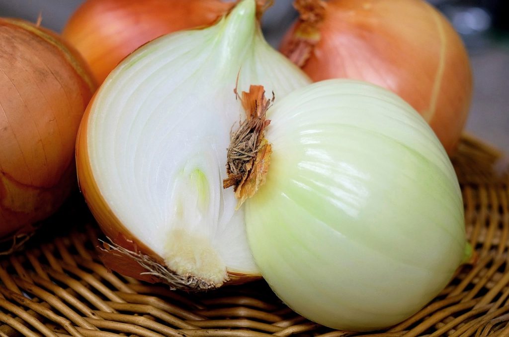 onion, half, raw